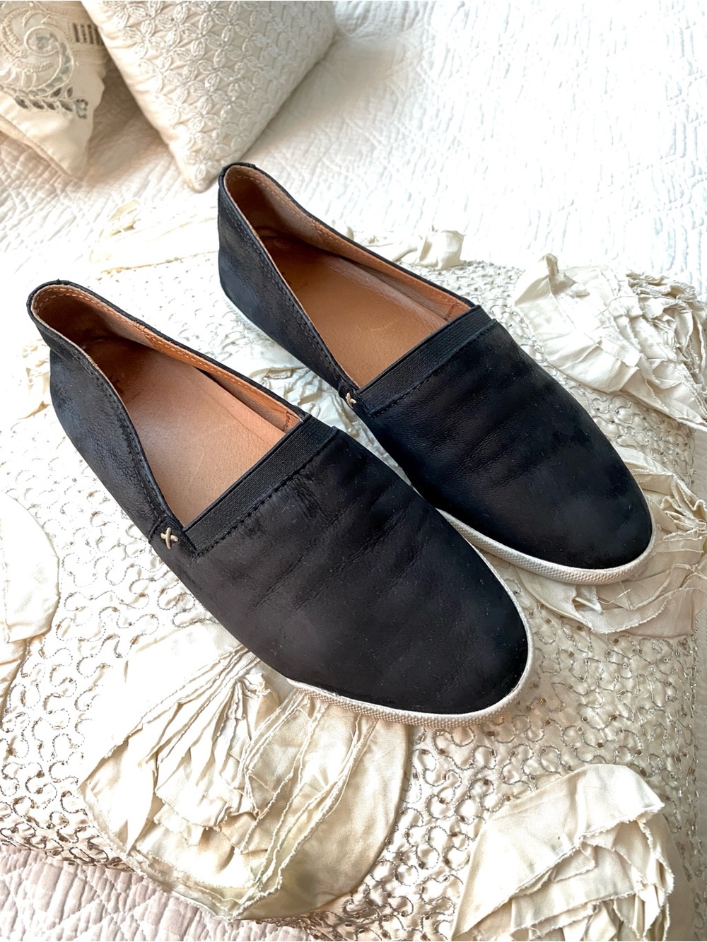 Frye Melanie Black Soft Leather Slip On Flat Loafers Rubber Sole Size 8